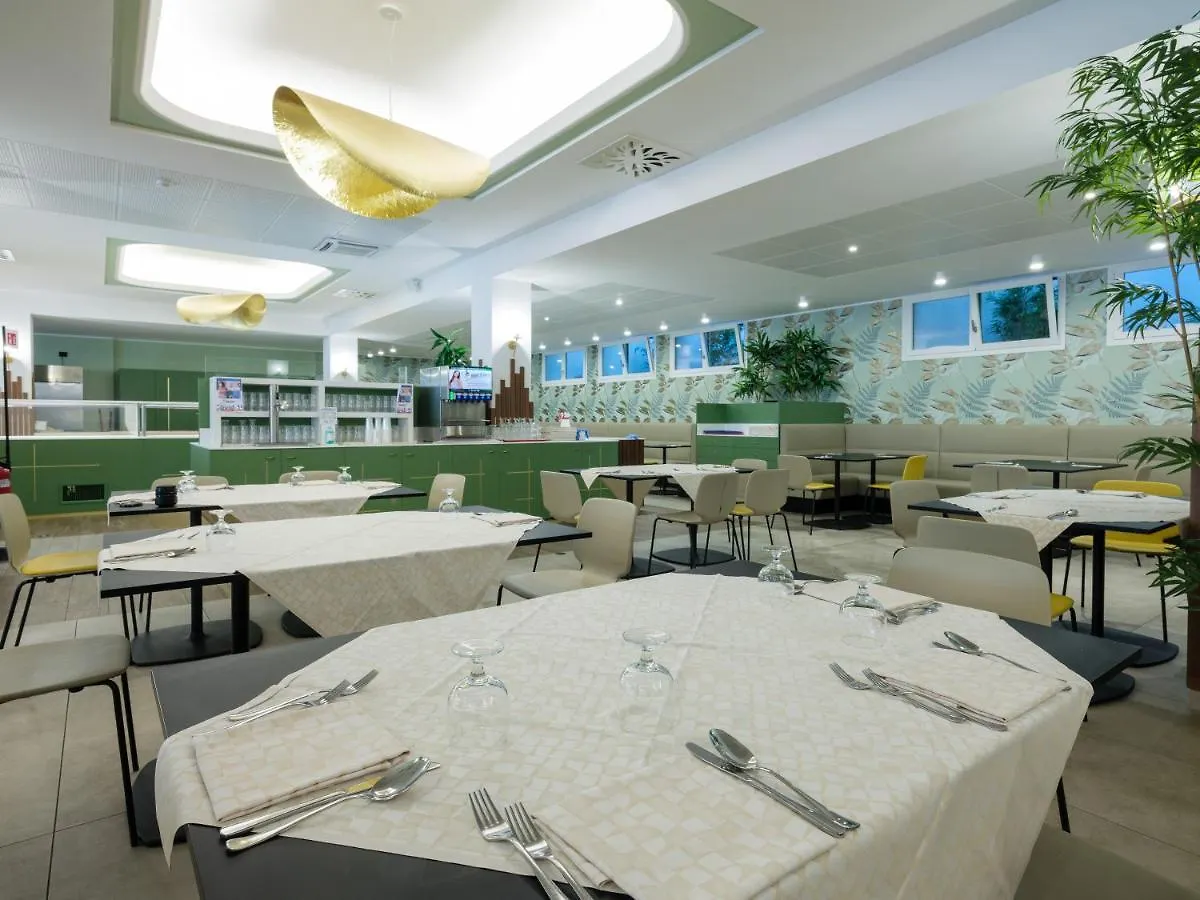 Hotel Leonardo Da Vinci Limone sul Garda 4*,  Italy